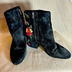 SAM EDELMAN Sz 9.5 Suede  Floral Embroidered Square Heel Ankle Booties